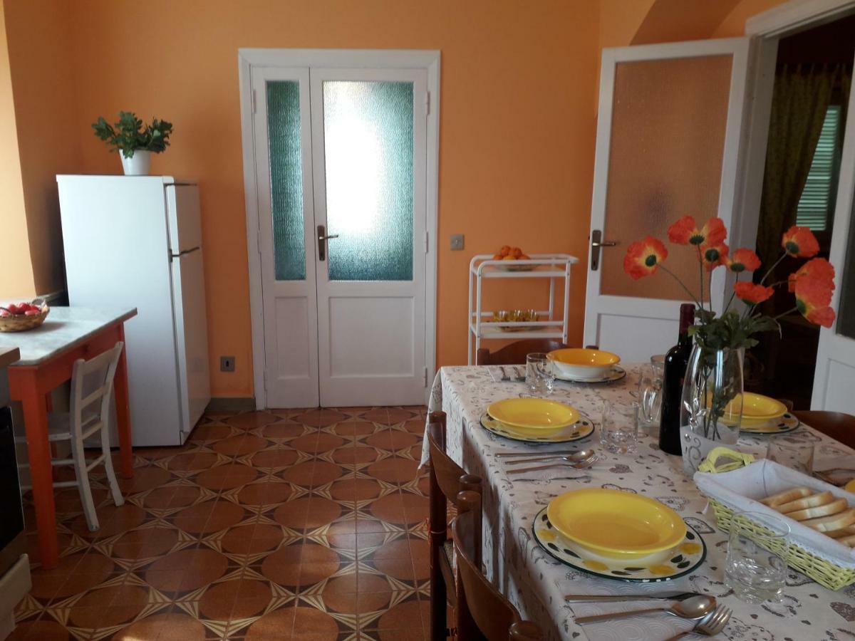 Alle Preci Country House Santa Restituta Exteriér fotografie